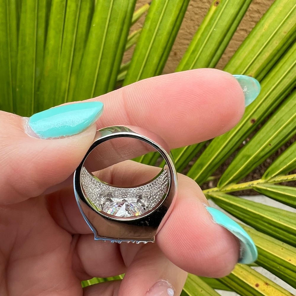 Women’s Rhinestone Princess Cut Ring - Picture 3 of 7